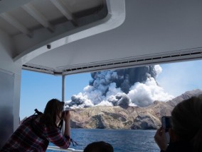 一名法官将决定新西兰火山遗址的所有者是否被不公正地定罪，该遗址造成22人死亡